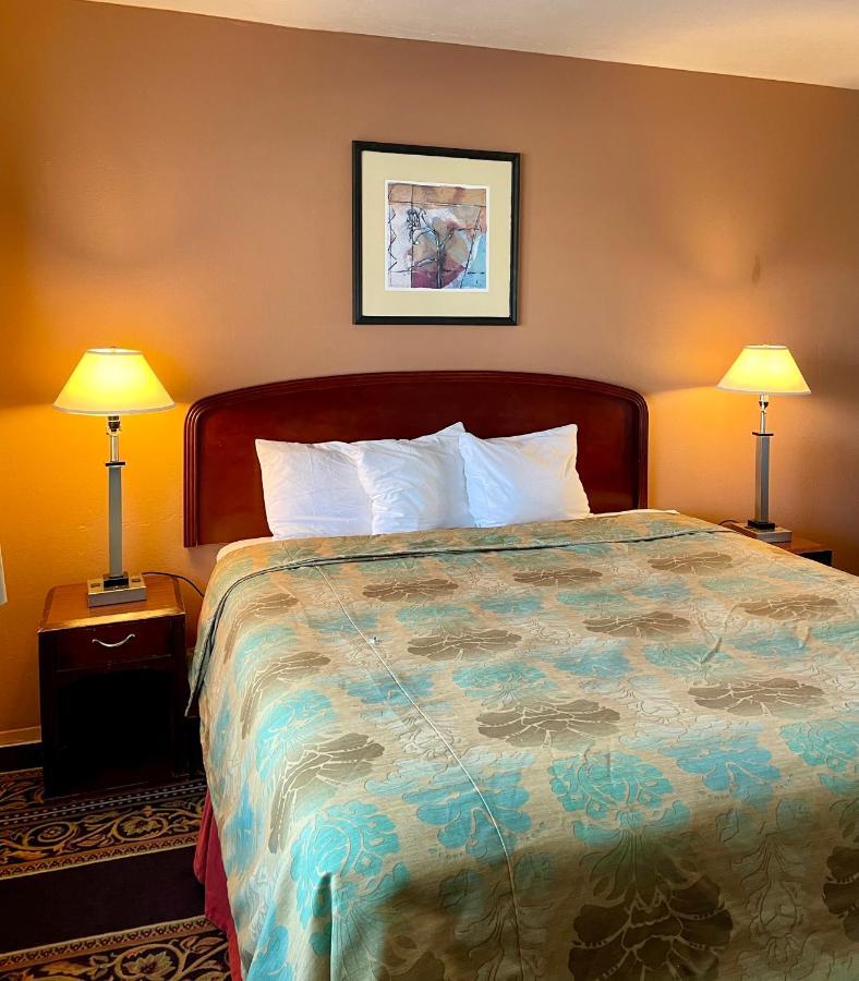 Red Bluff Inn Екстер'єр фото