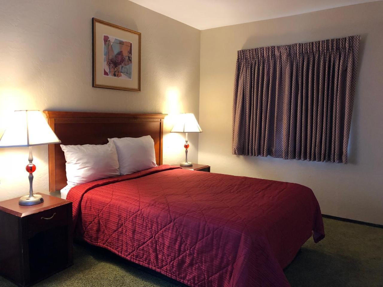 Red Bluff Inn Екстер'єр фото